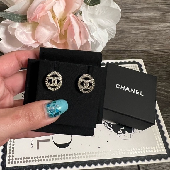 Chanel Crystal CC Oval Stud Earrings - AUTH - Picture 7 of 10